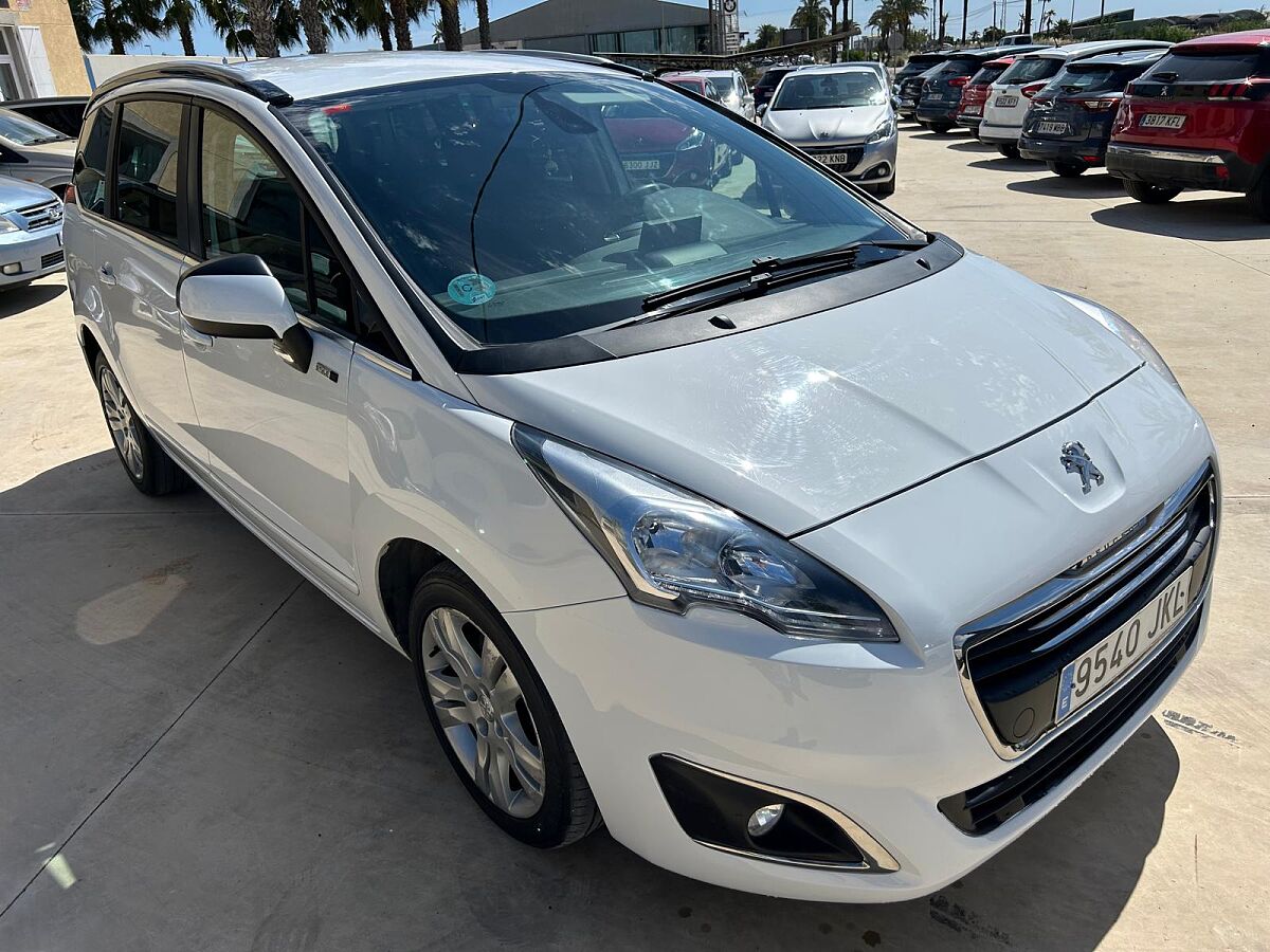 PEUGEOT 5008 STYLE 1.6 HDI AUTO SPANISH LHD IN SPAIN 91000 MILES 7 SEATS 2015
